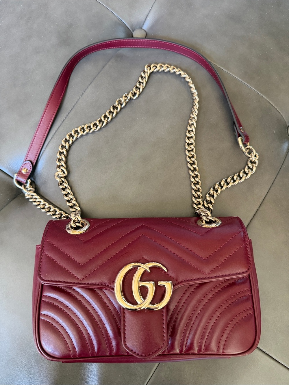 Gucci Marmont Small Handbag 
Rossa Ancora red leather